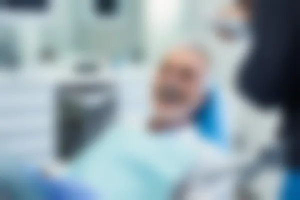 深圳格伦菲尔口腔(龙华清湖)补牙价格表：原价800元起，现优惠仅需600元起，体验杰出服务，轻松恢复牙齿健康！